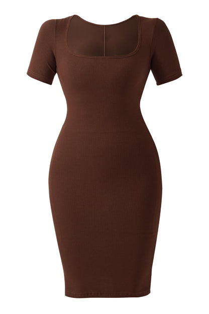 Lyhythihainen midimekko, jossa on sisäänrakennettu muotoileva alusasu