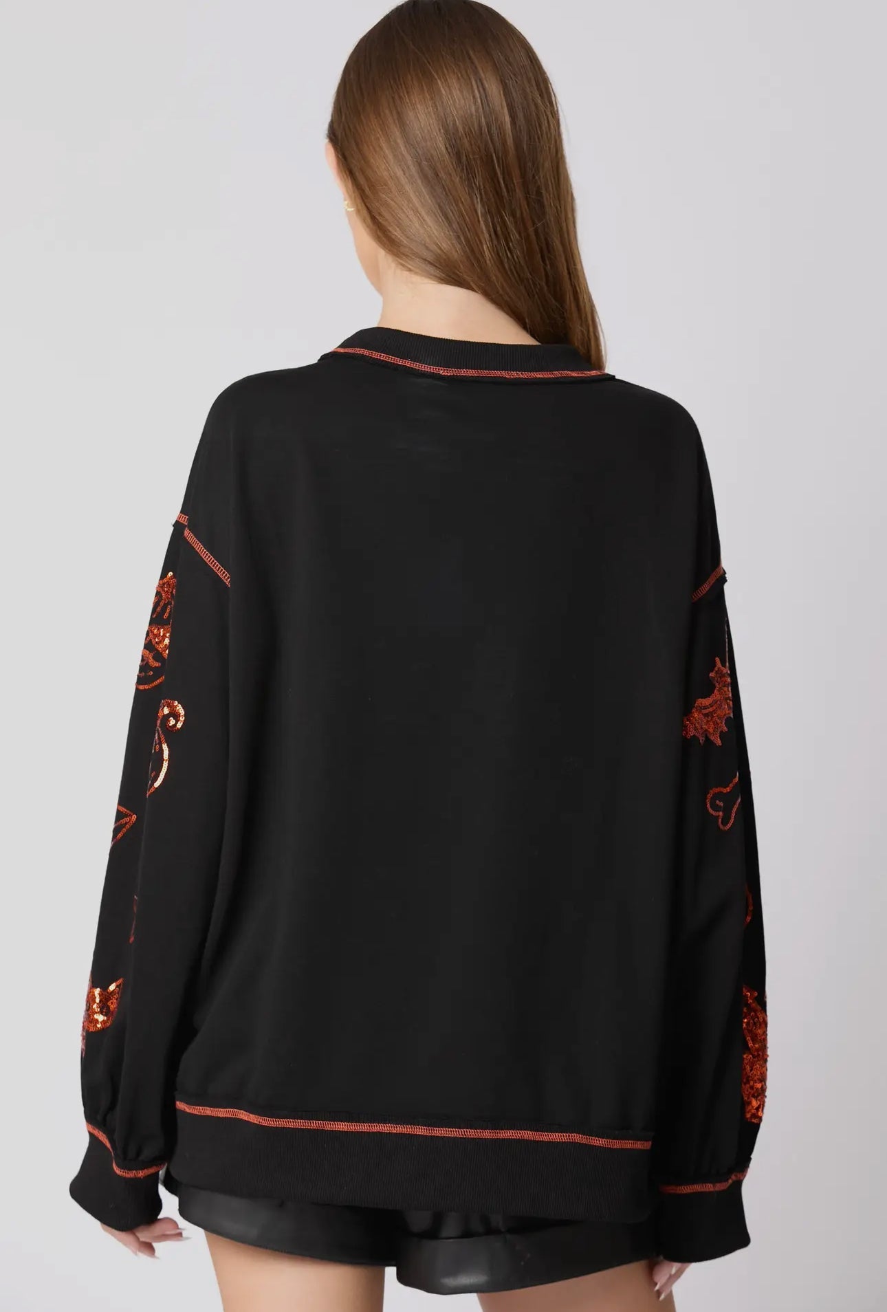MUSTA Halloween 🎃 paljetein koristeltu toppi, heti toimitettavissa
